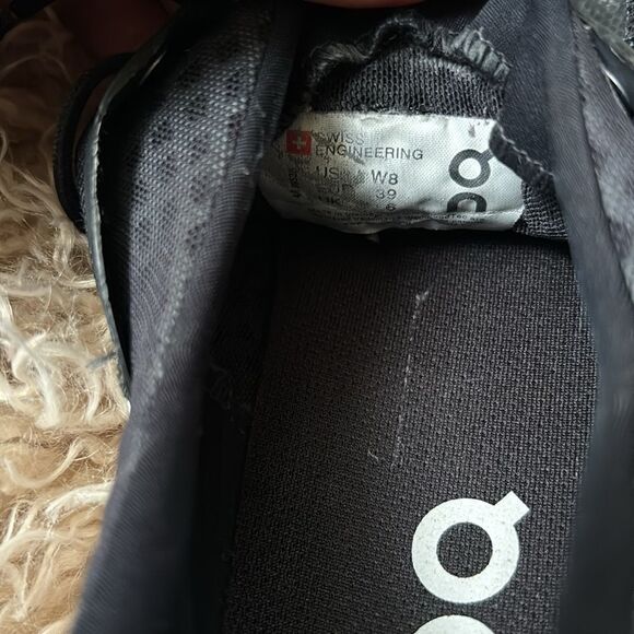 ON Running Womens Cloudultra Mesh Black White Trainers Size 8 - Picture 7 of 7